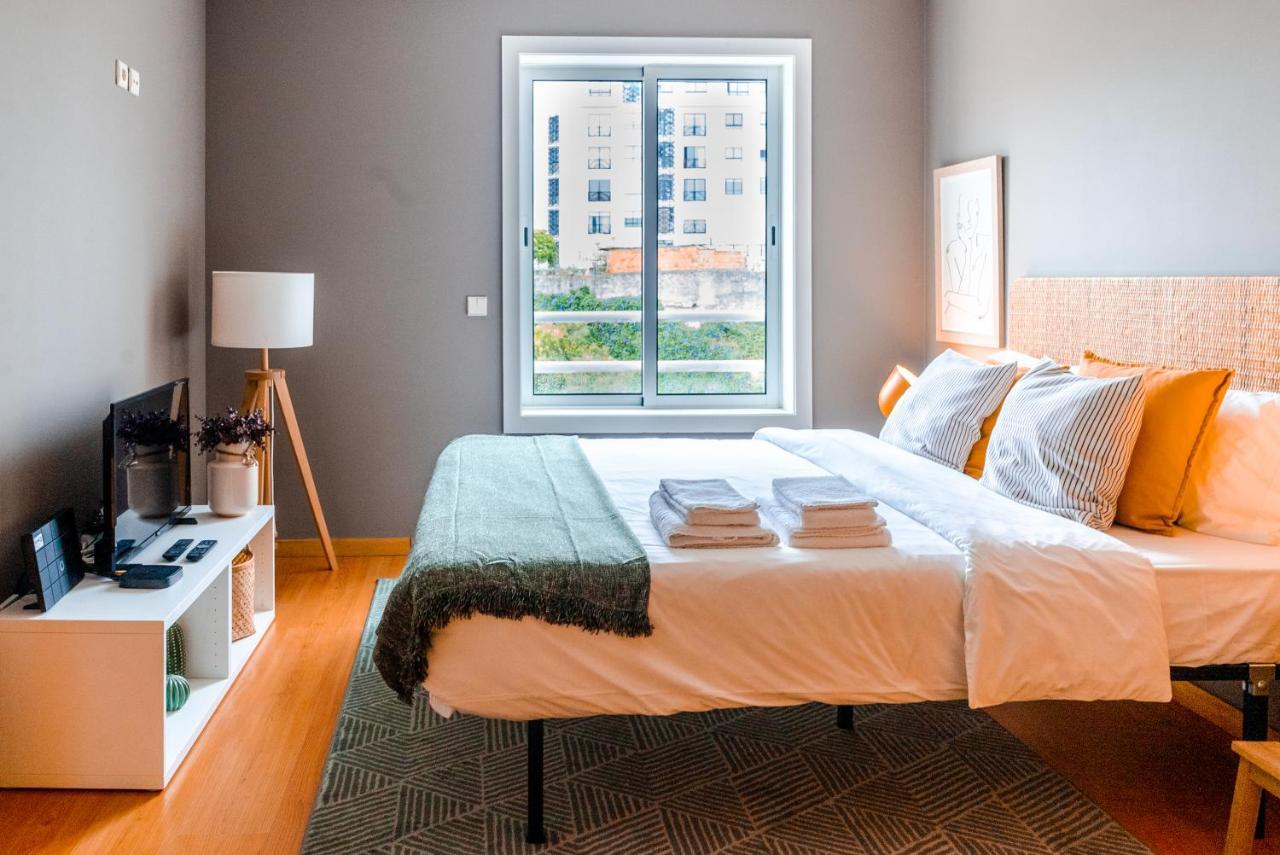 Sunny Studio In The Heart Of Lapa - 5Min Walk To Metro! Porto Buitenkant foto
